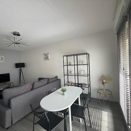 City & Cosy, Lyon Charcot- Wifi - Lave Linge - Balcon - Parking Esterno foto