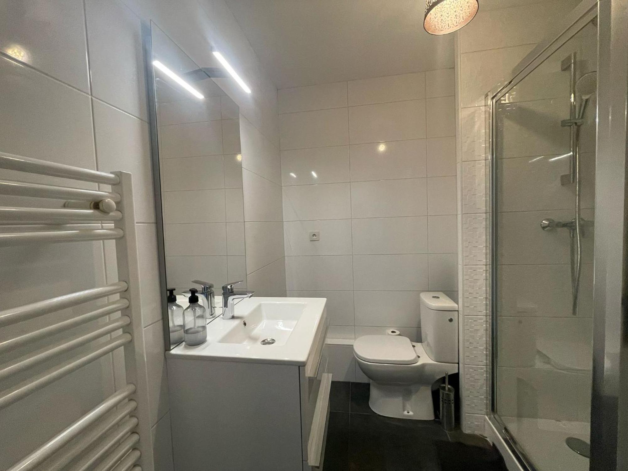 City & Cosy, Lyon Charcot- Wifi - Lave Linge - Balcon - Parking Esterno foto
