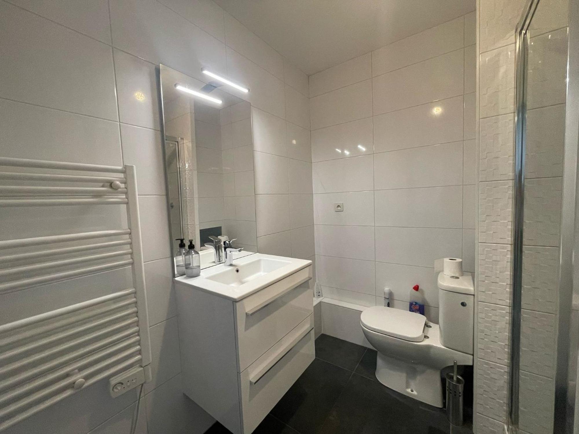 City & Cosy, Lyon Charcot- Wifi - Lave Linge - Balcon - Parking Esterno foto
