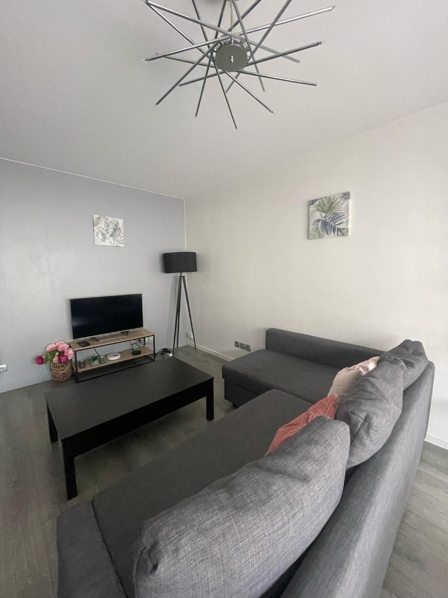 City & Cosy, Lyon Charcot- Wifi - Lave Linge - Balcon - Parking Esterno foto
